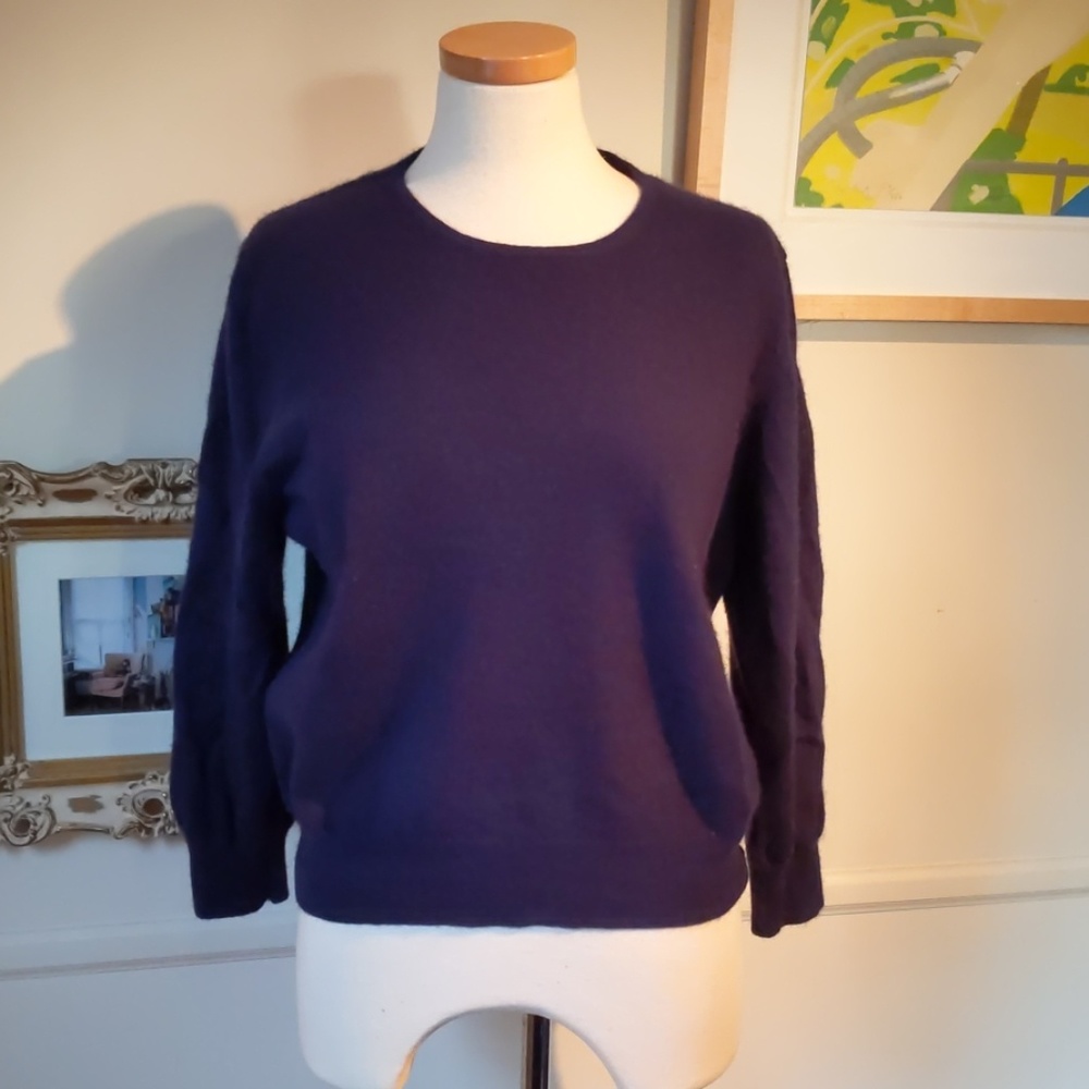 Beautiful Ann Taylor 100% cashmere sweater.  XXL
